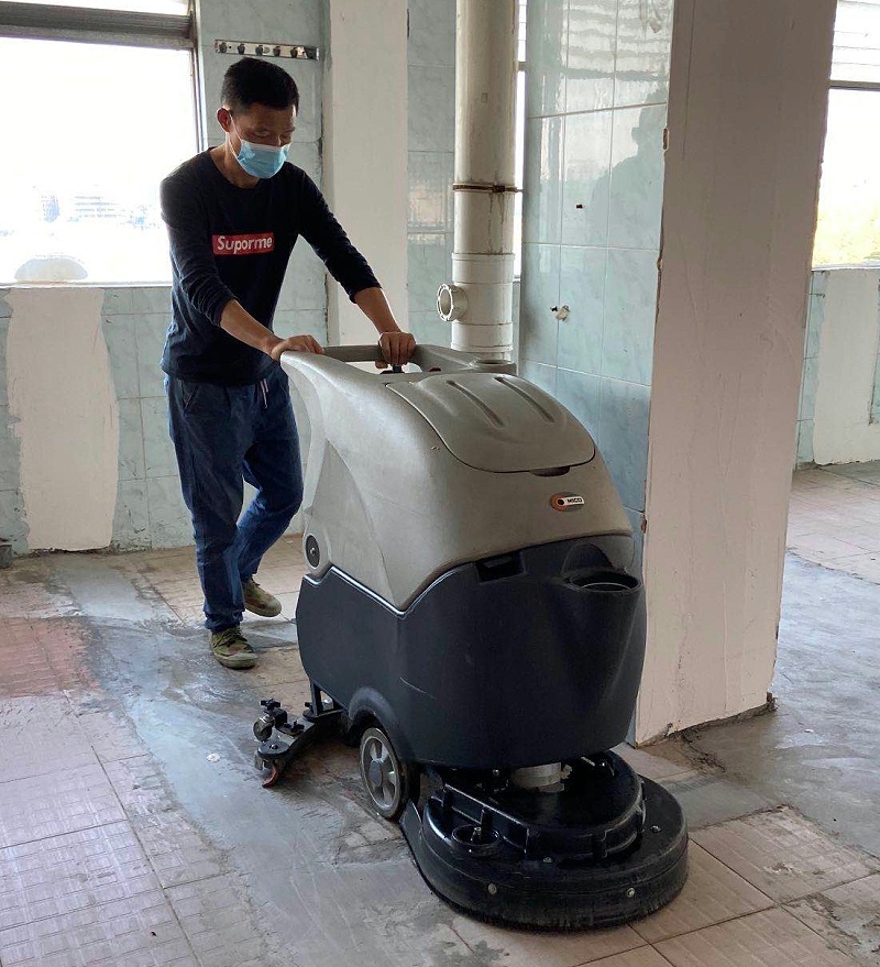 手推式洗地機(jī)