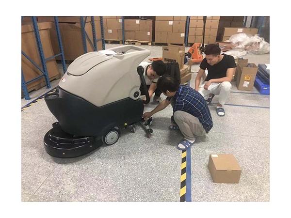 全自動洗地機